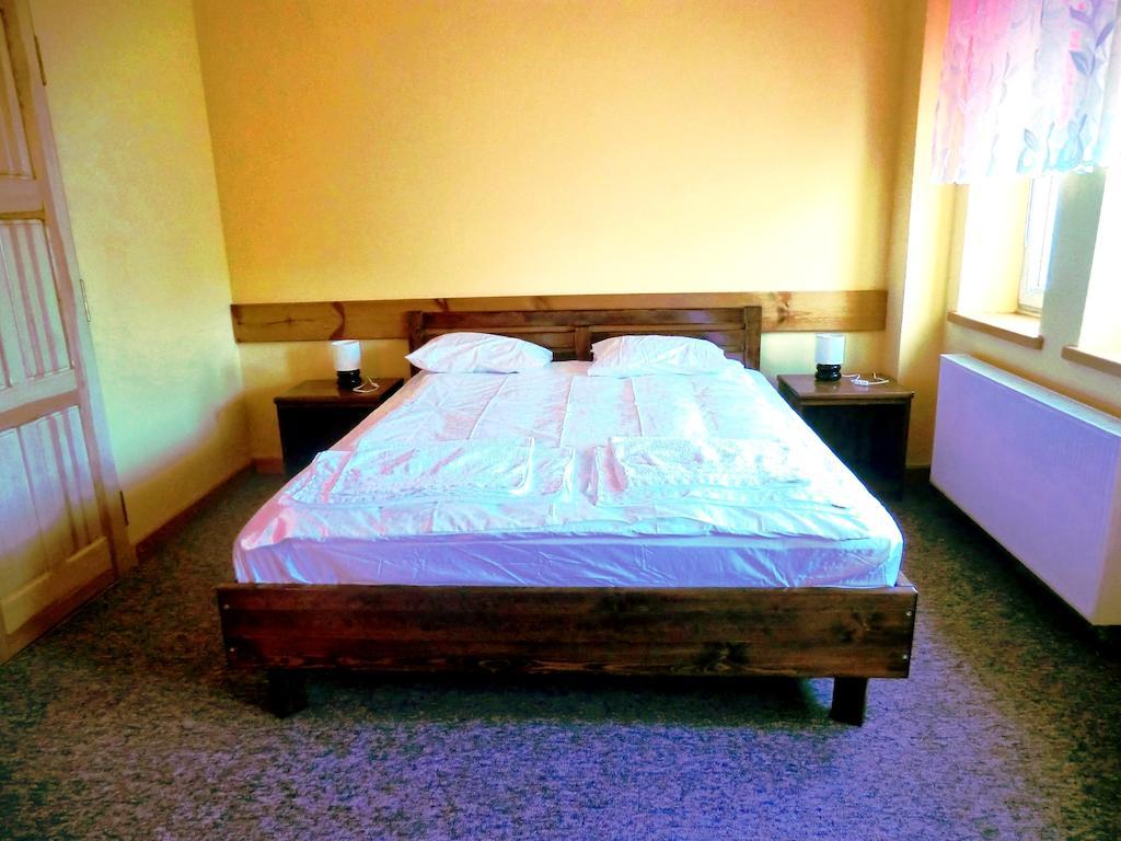 Bed and Breakfast Iskra Августув Номер фото